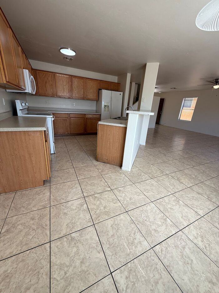 6812 S Sonoran Bloom Ave - Photo 4 of 32