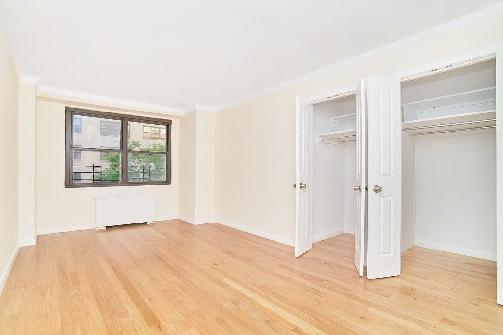 401 E 89th St #4N - Photo 3 of 13