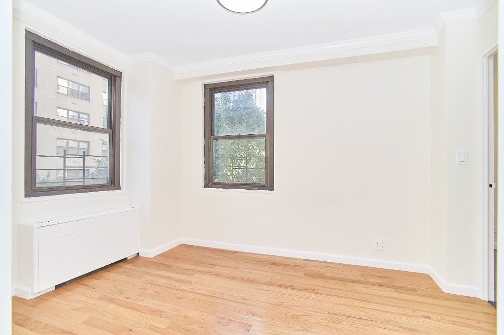 401 E 89th St #4N - Photo 5 of 13