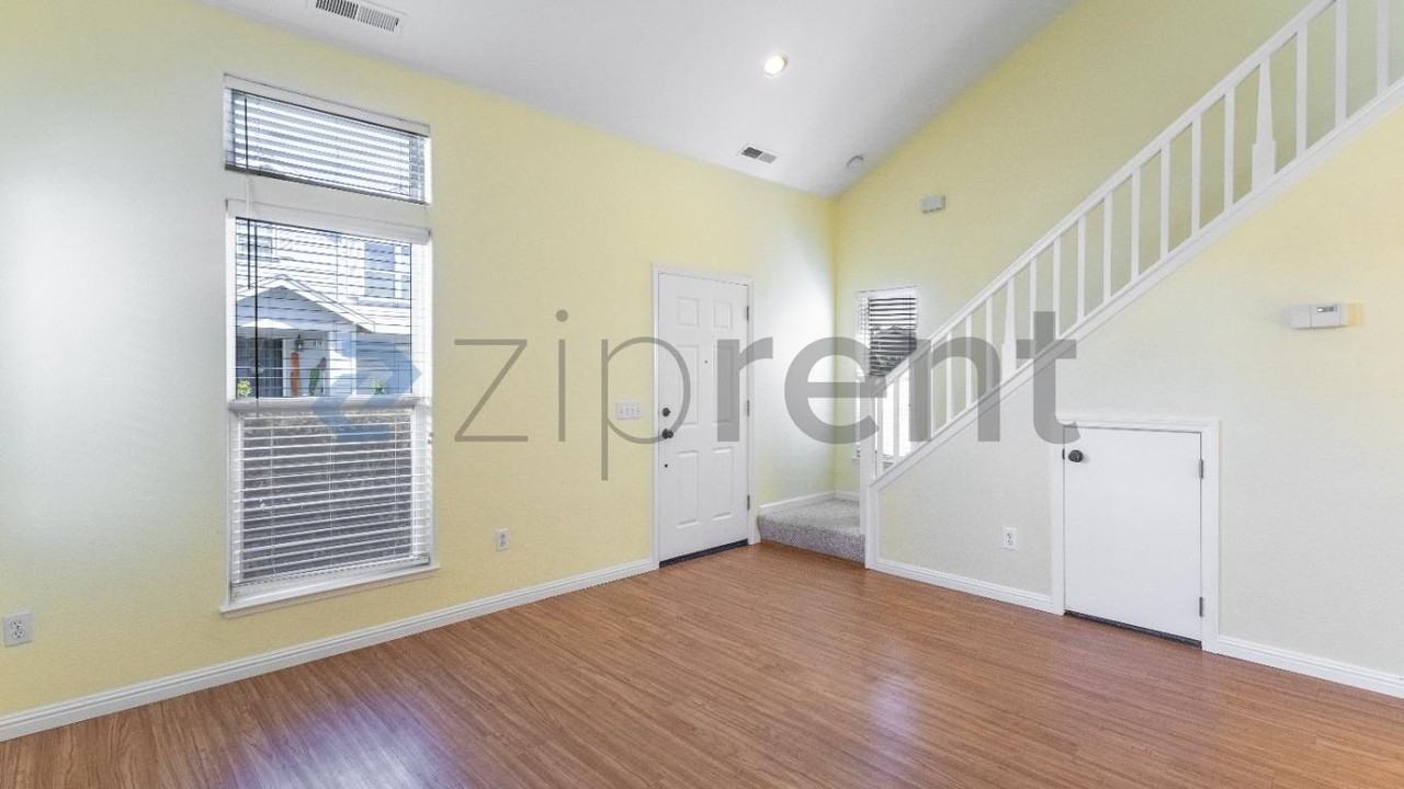 2821 Bay Village Ave - Photo 4 of 23