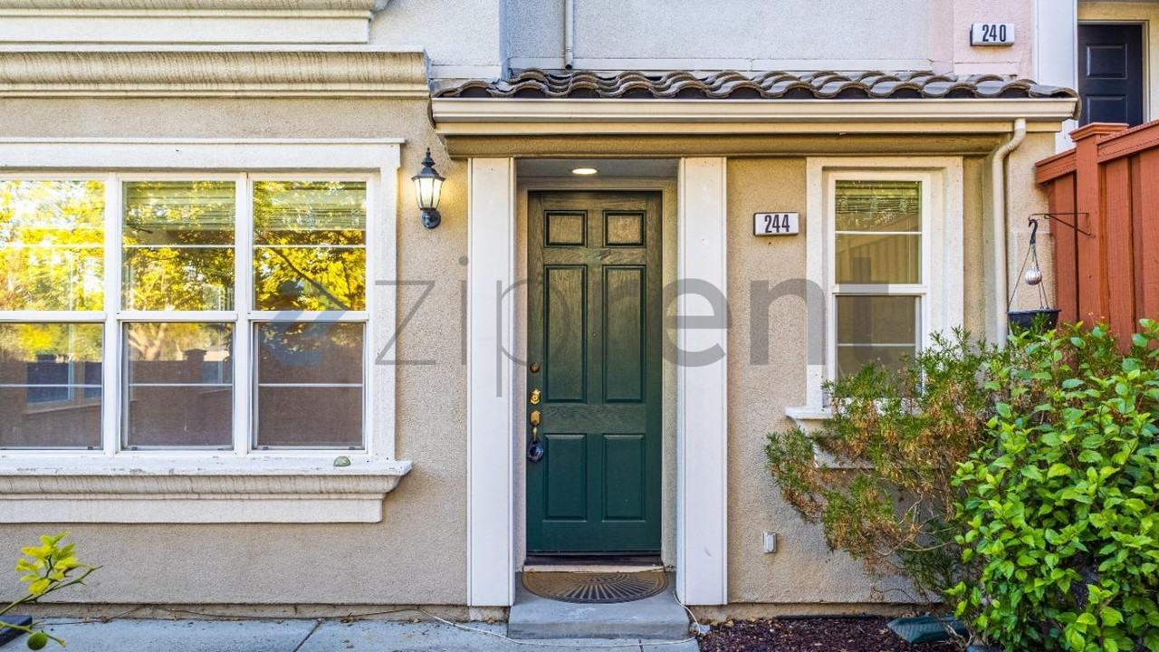 244 Vista Roma Way - Photo 2 of 40