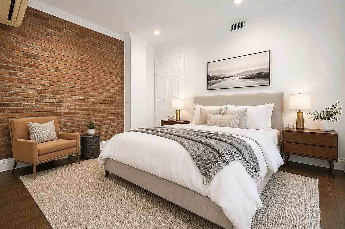 315 E 10th St #1F - Photo 3 of 7