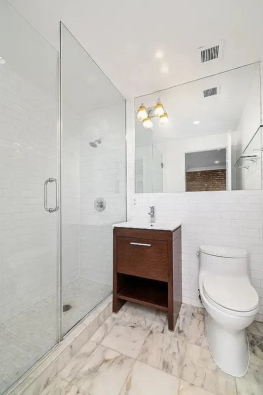 315 E 10th St #1F - Photo 7 of 7