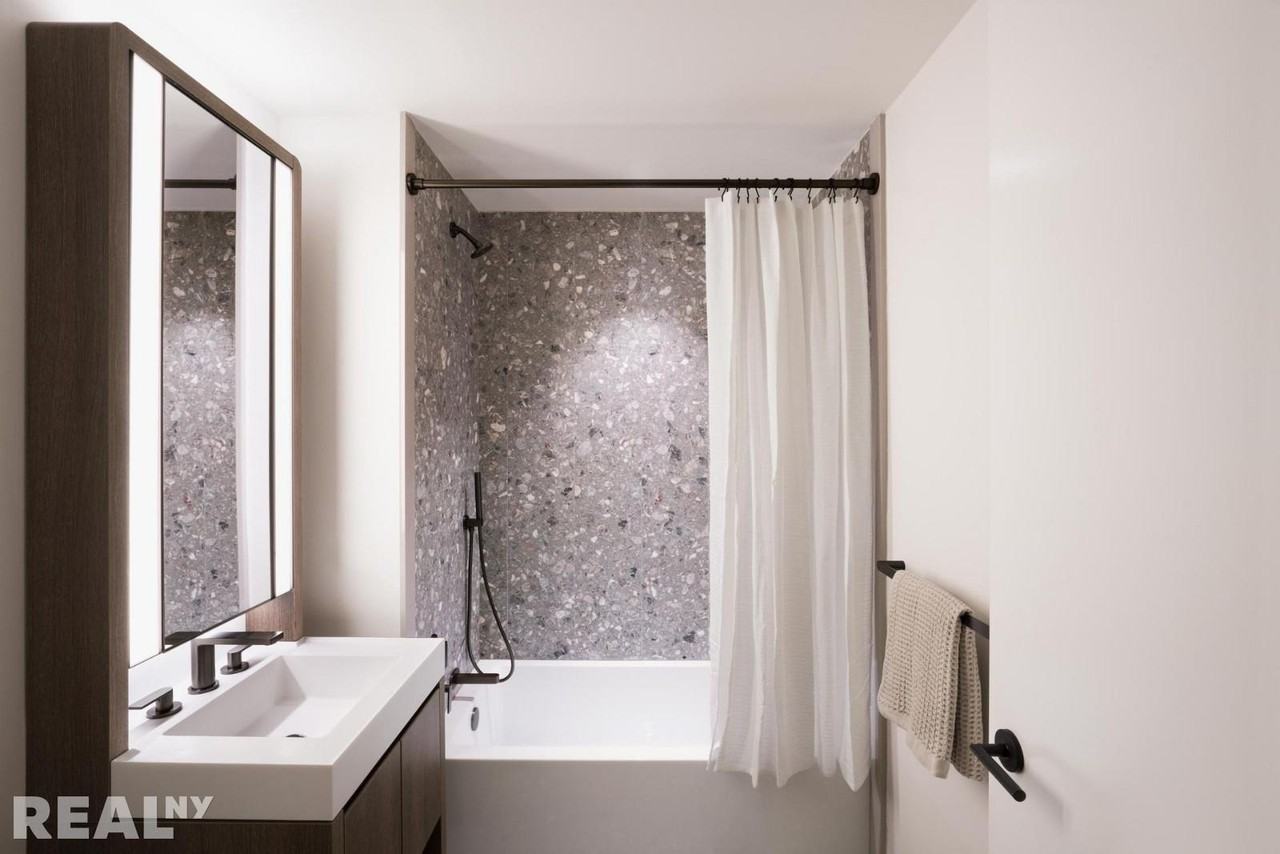 W 60th St #4D - Photo 4 of 10