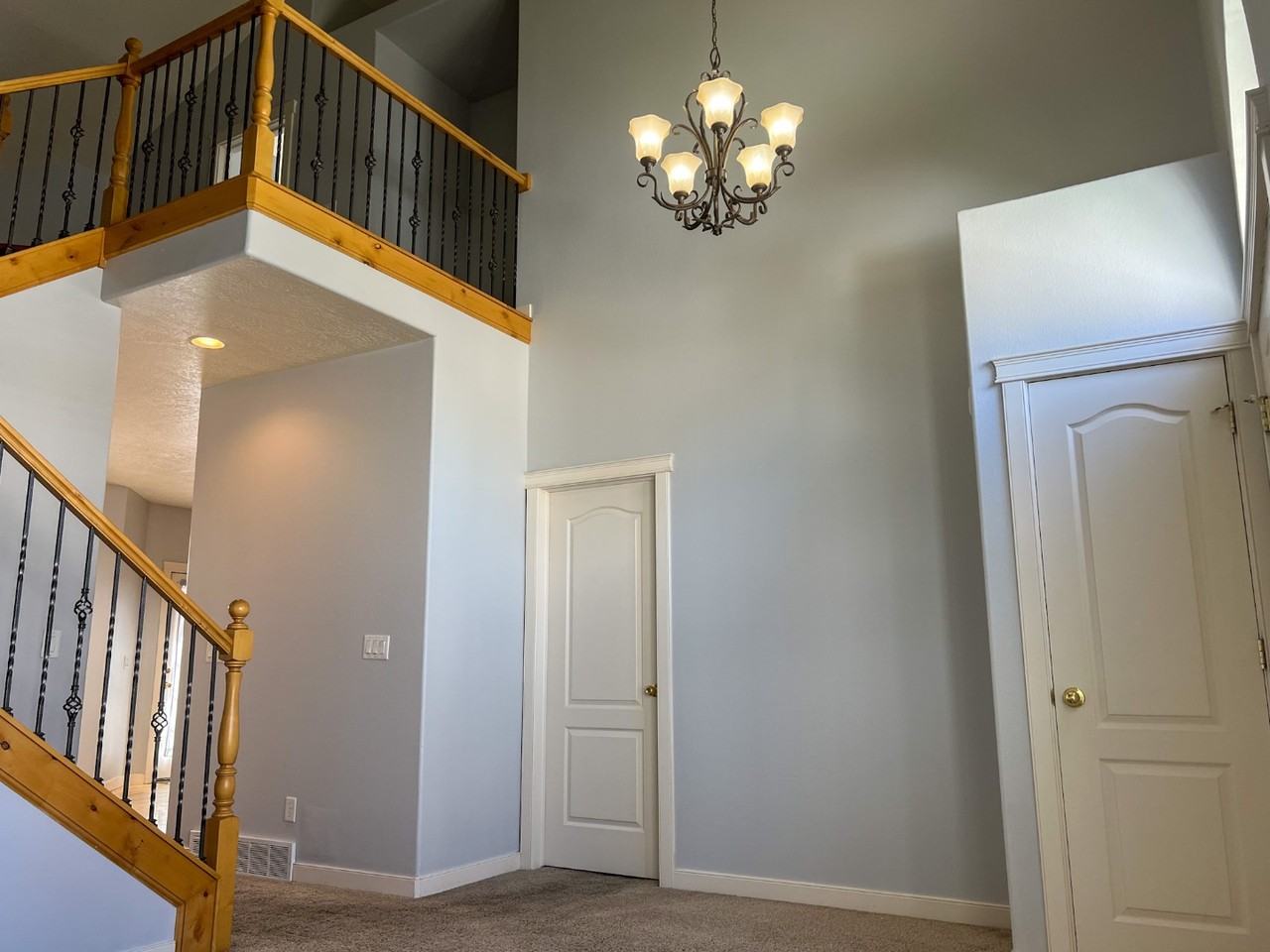 1045 N 130 W - Photo 4 of 20