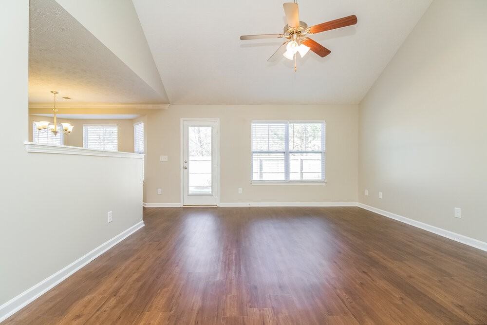 327 Sarava Ln - Photo 3 of 18