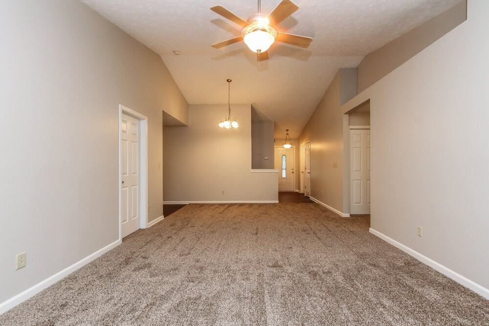 1327 Grand Canyon Cir - Photo 3 of 16