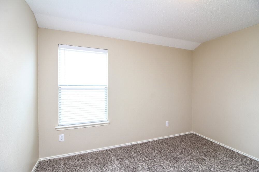 2024 Northridge Dr - Photo 4 of 15
