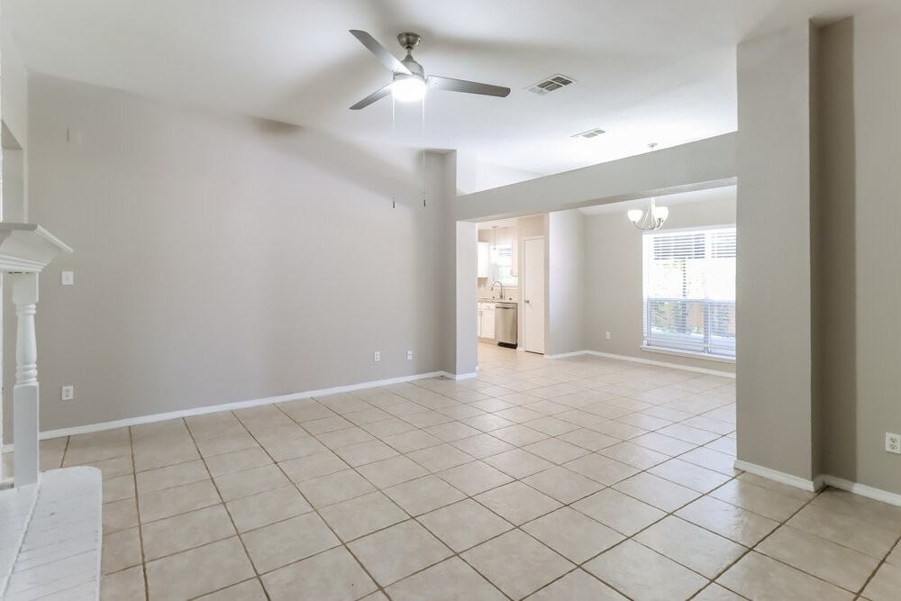 704 Mimosa Trl - Photo 4 of 16