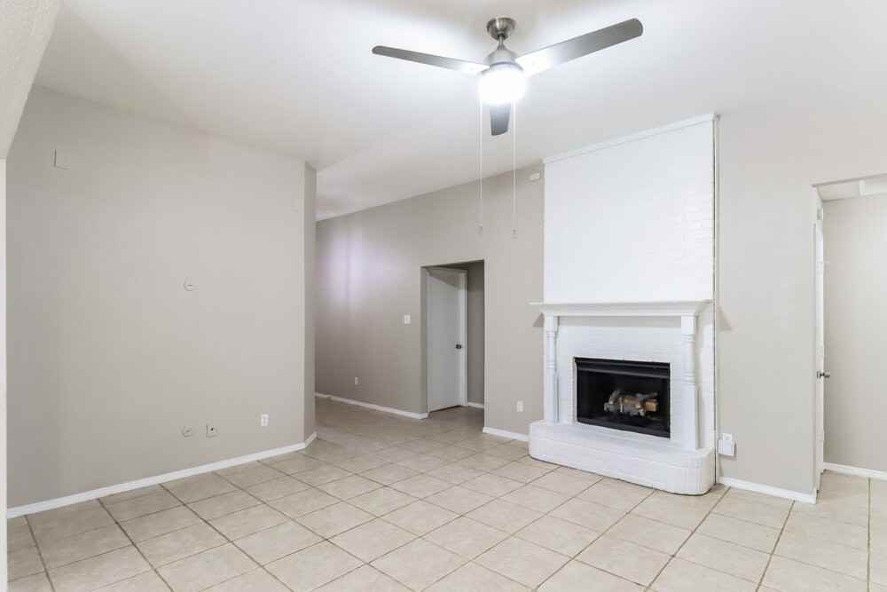 704 Mimosa Trl - Photo 5 of 16
