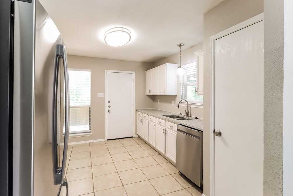 704 Mimosa Trl - Photo 6 of 16