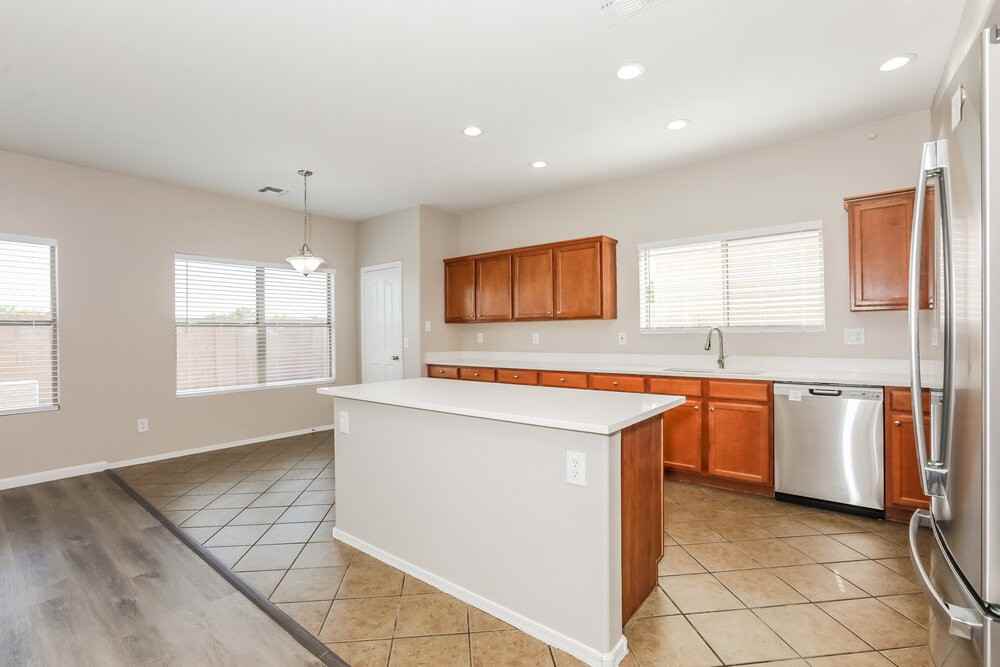 8461 E Lindner Ave - Photo 6 of 17