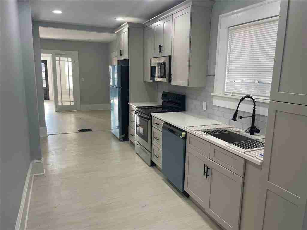 1619 Stokes Ave Sw - Photo 2 of 10