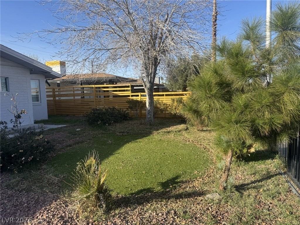 2200 S 6th St - Photo 2 of 10