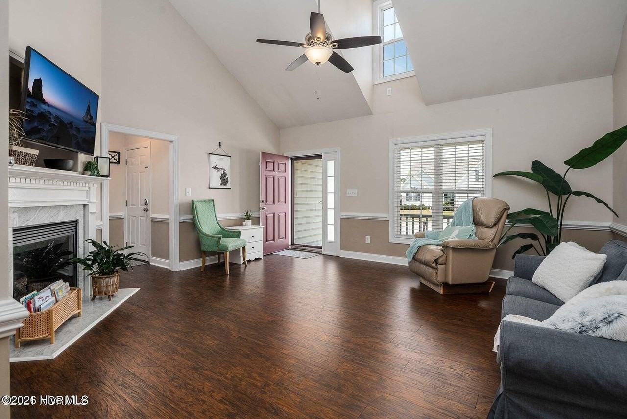 2105 Charity Ln - Photo 5 of 17