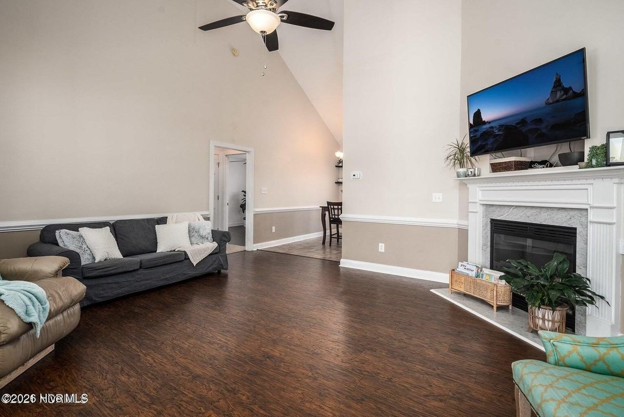 2105 Charity Ln - Photo 6 of 17