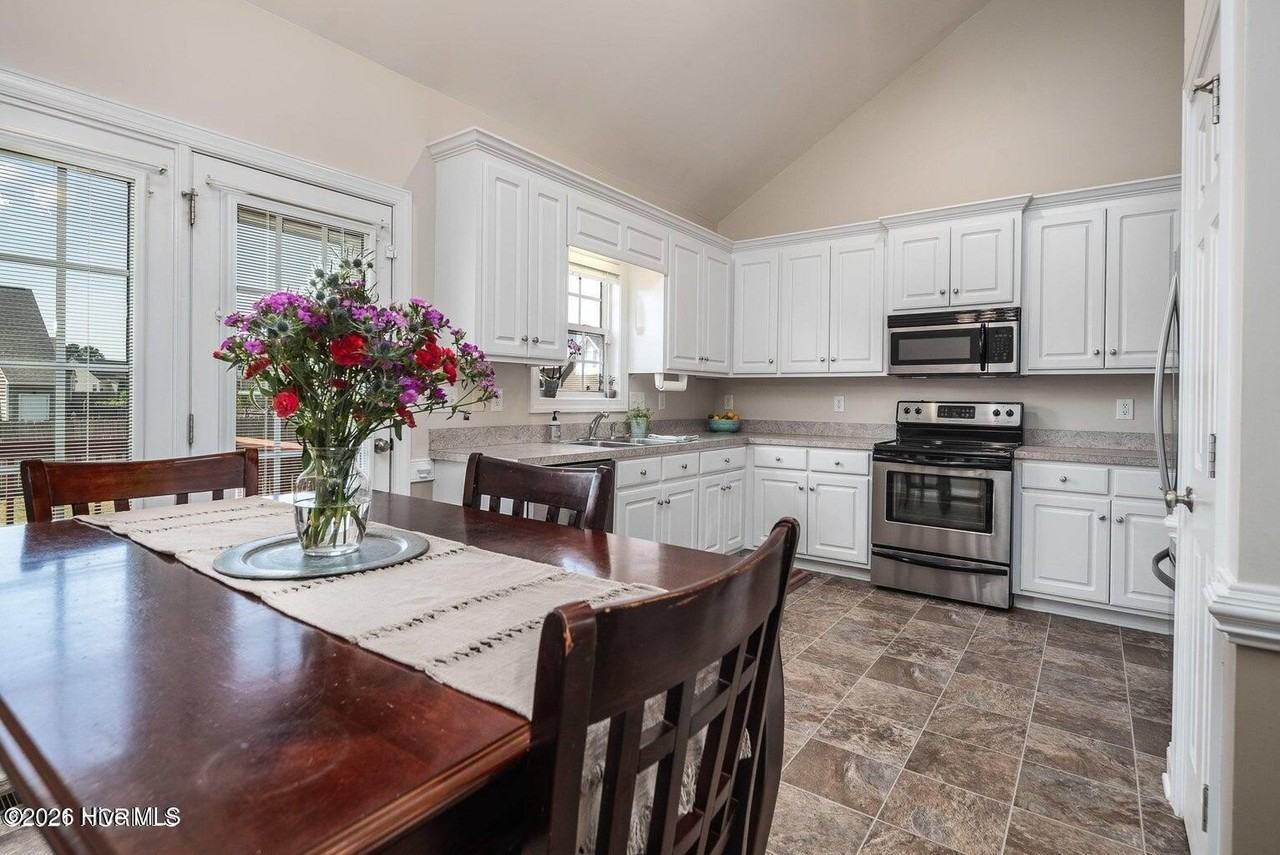 2105 Charity Ln - Photo 7 of 17