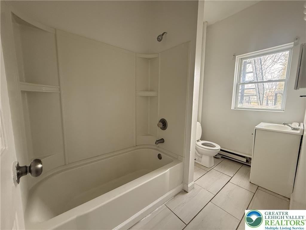 425 W Liberty St #2 - Photo 5 of 5