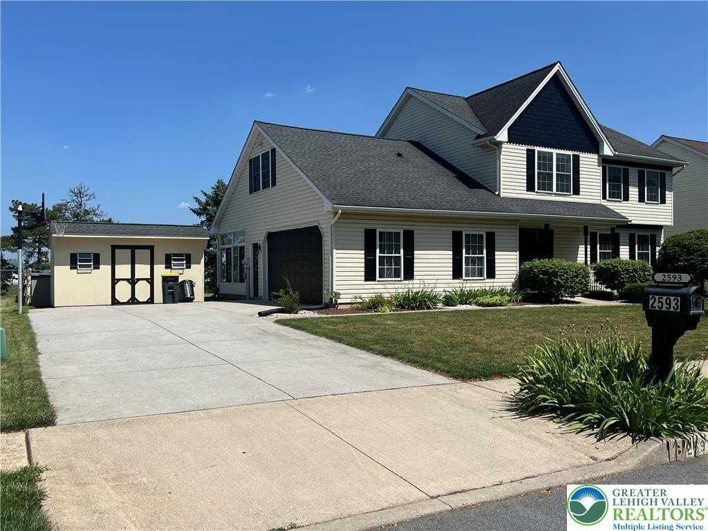 2593 Halleck Dr - Photo 2 of 40
