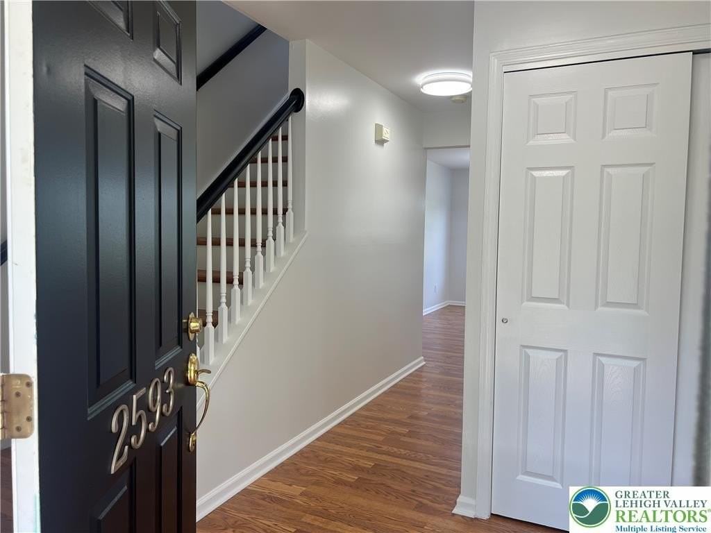 2593 Halleck Dr - Photo 3 of 40
