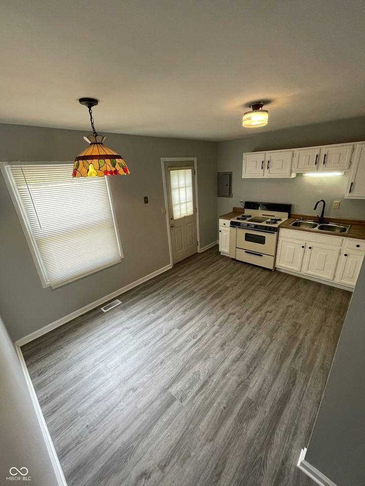 7848 Souter Dr - Photo 6 of 15