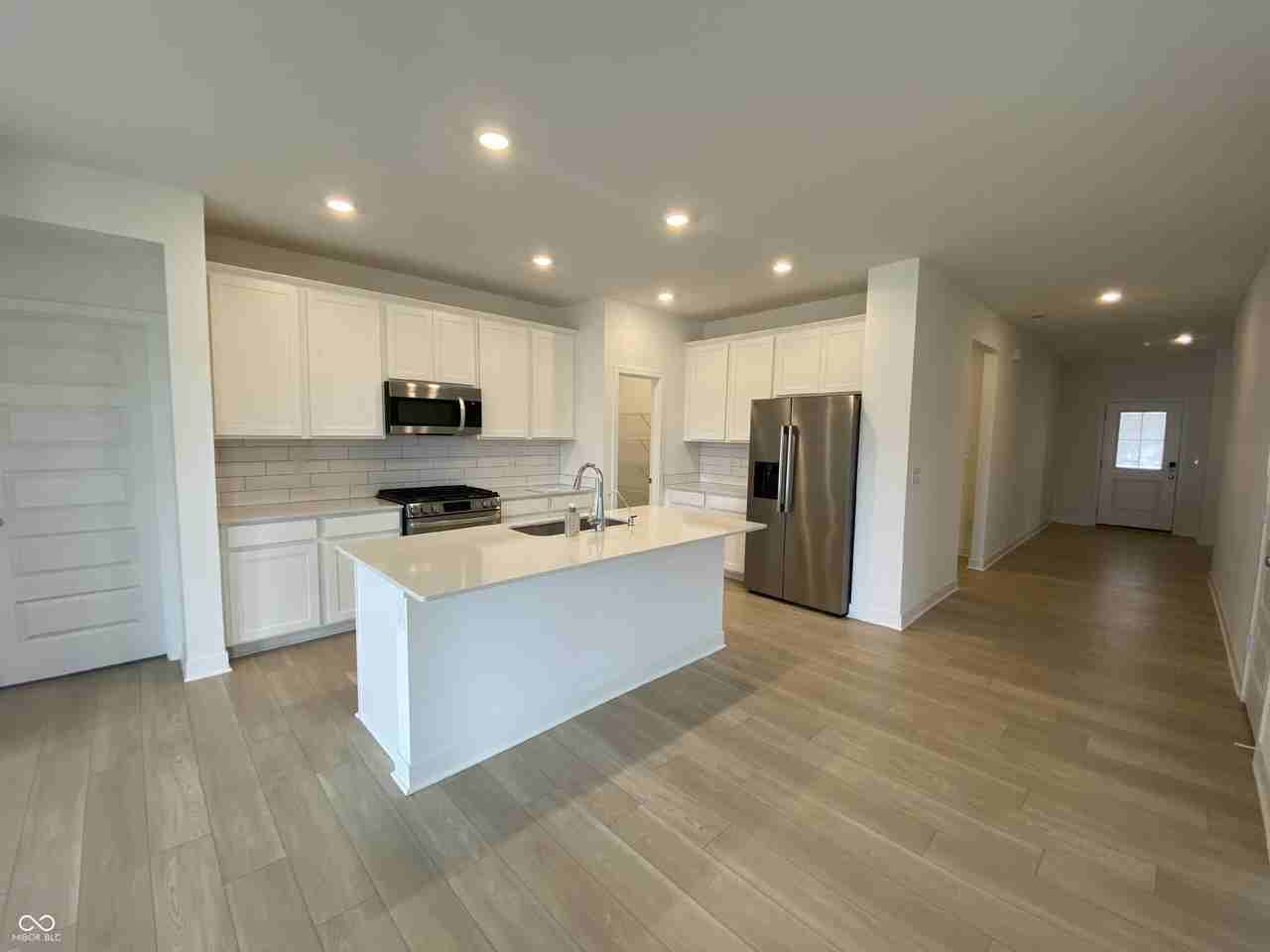 5102 Astor Way - Photo 3 of 21