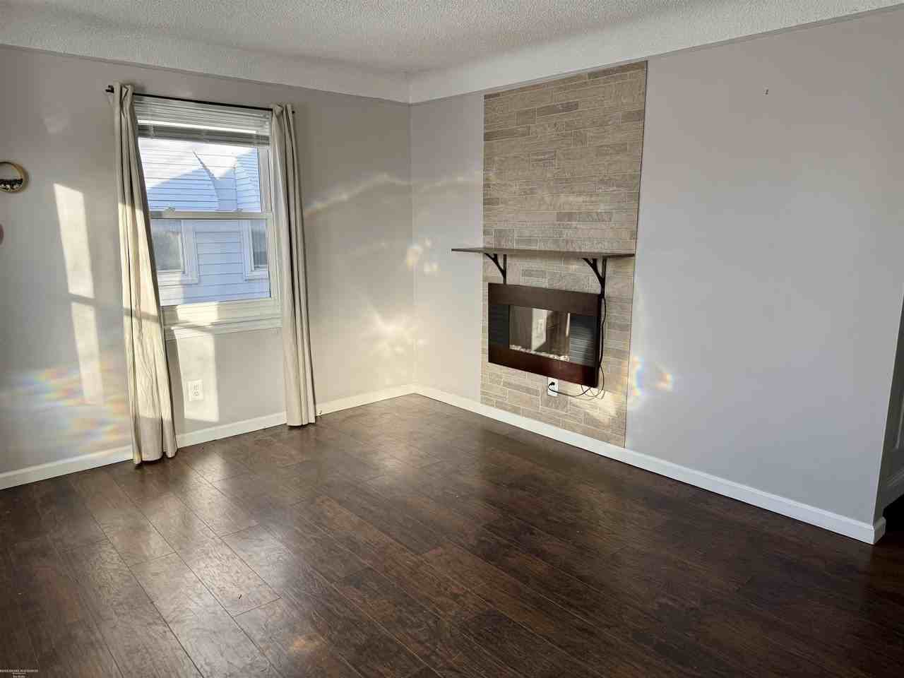 25304 Culver St - Photo 3 of 39