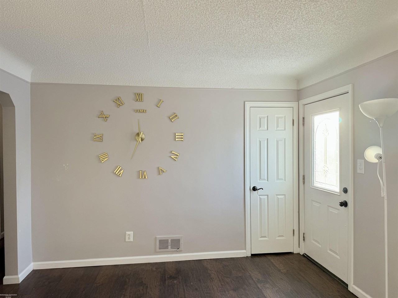 25304 Culver St - Photo 5 of 39
