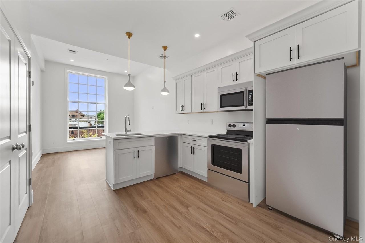 48 North St #302