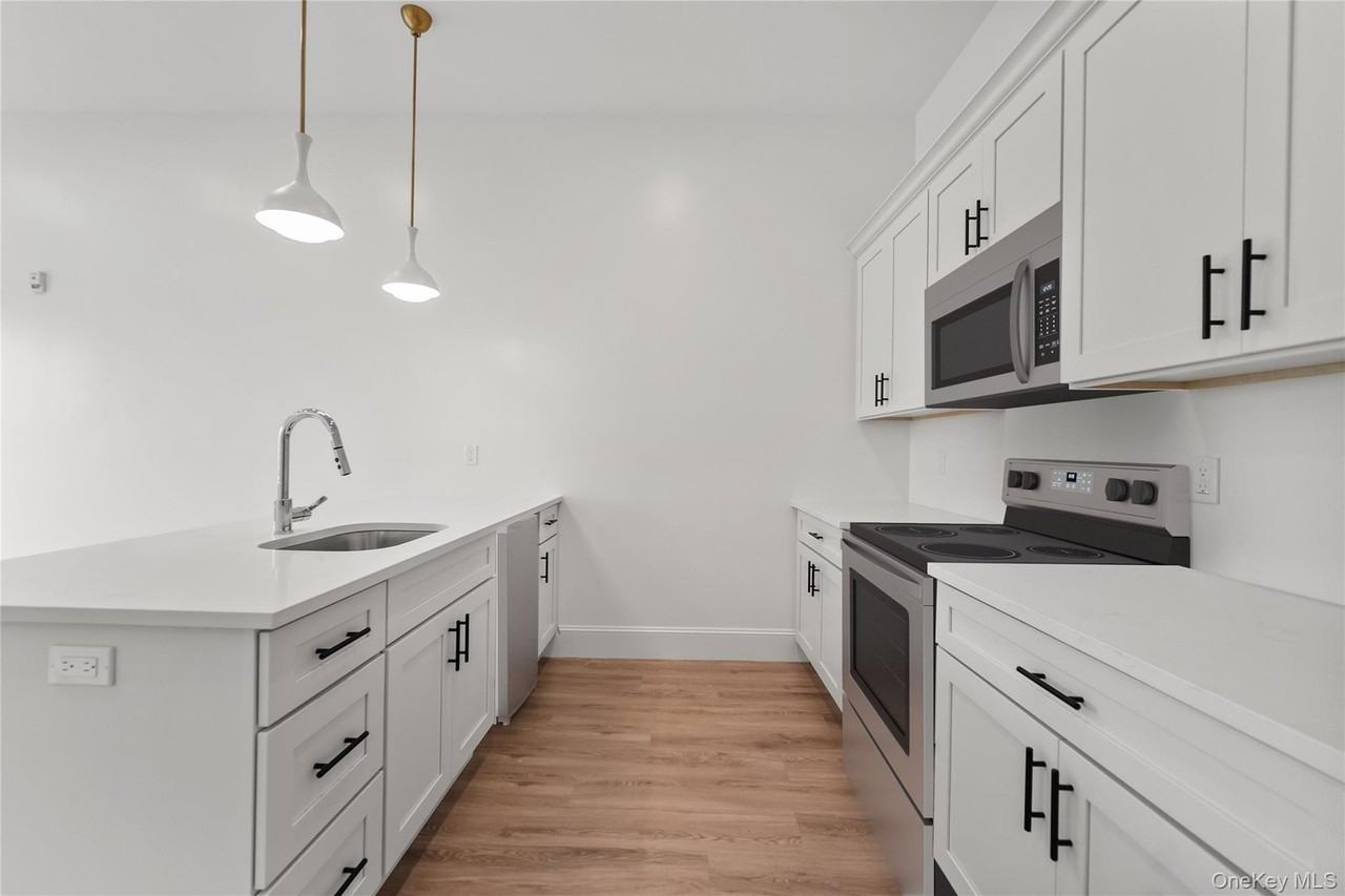 48 North St #404