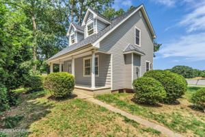 featured image of 11 Cherry Tree Farm Rd #A