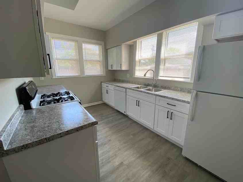 616 Vine St #1 - Photo 3 of 15