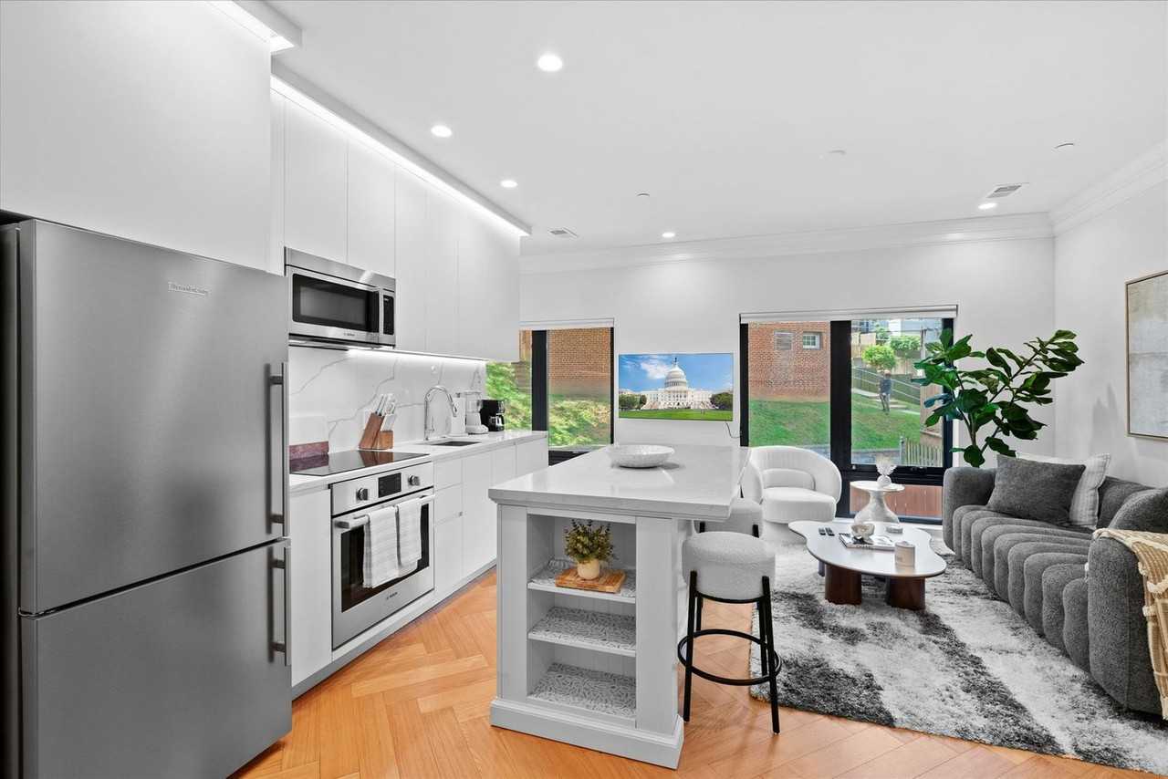 2634 39th St Nw #1587668P - Photo 4 of 15