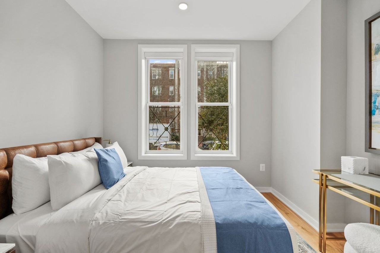 325 5th St Se #1587655P - Photo 7 of 27