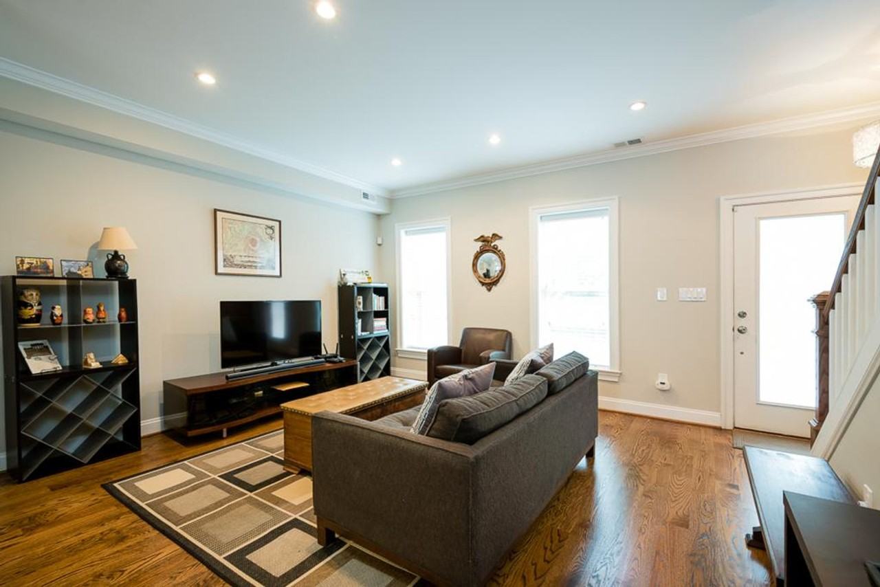 713 Florida Ave Ne #1587671P - Photo 3 of 35