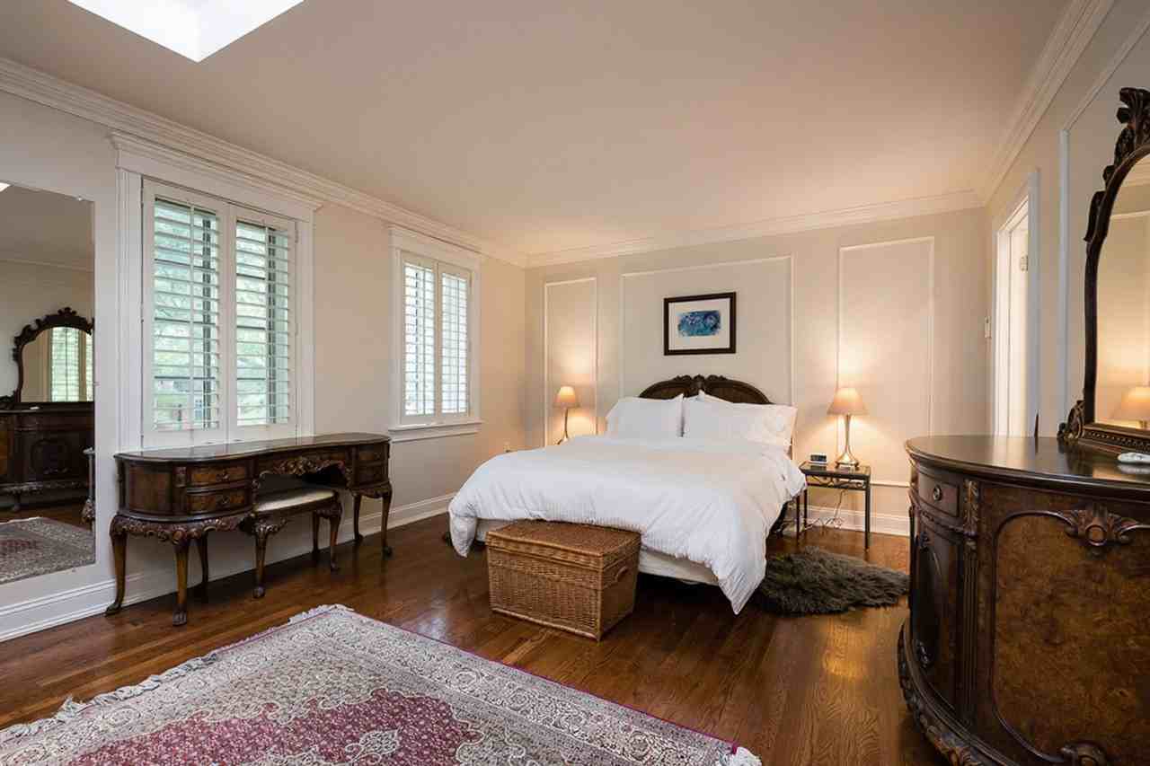 615 G St Sw #1587690P - Photo 7 of 24