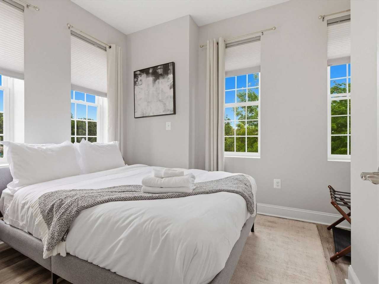 133 7th Street Southeast - Photo 6 of 16