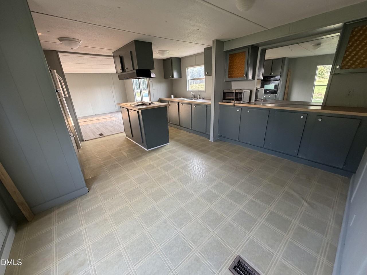 142 Pine Forest Loop - Photo 3 of 8