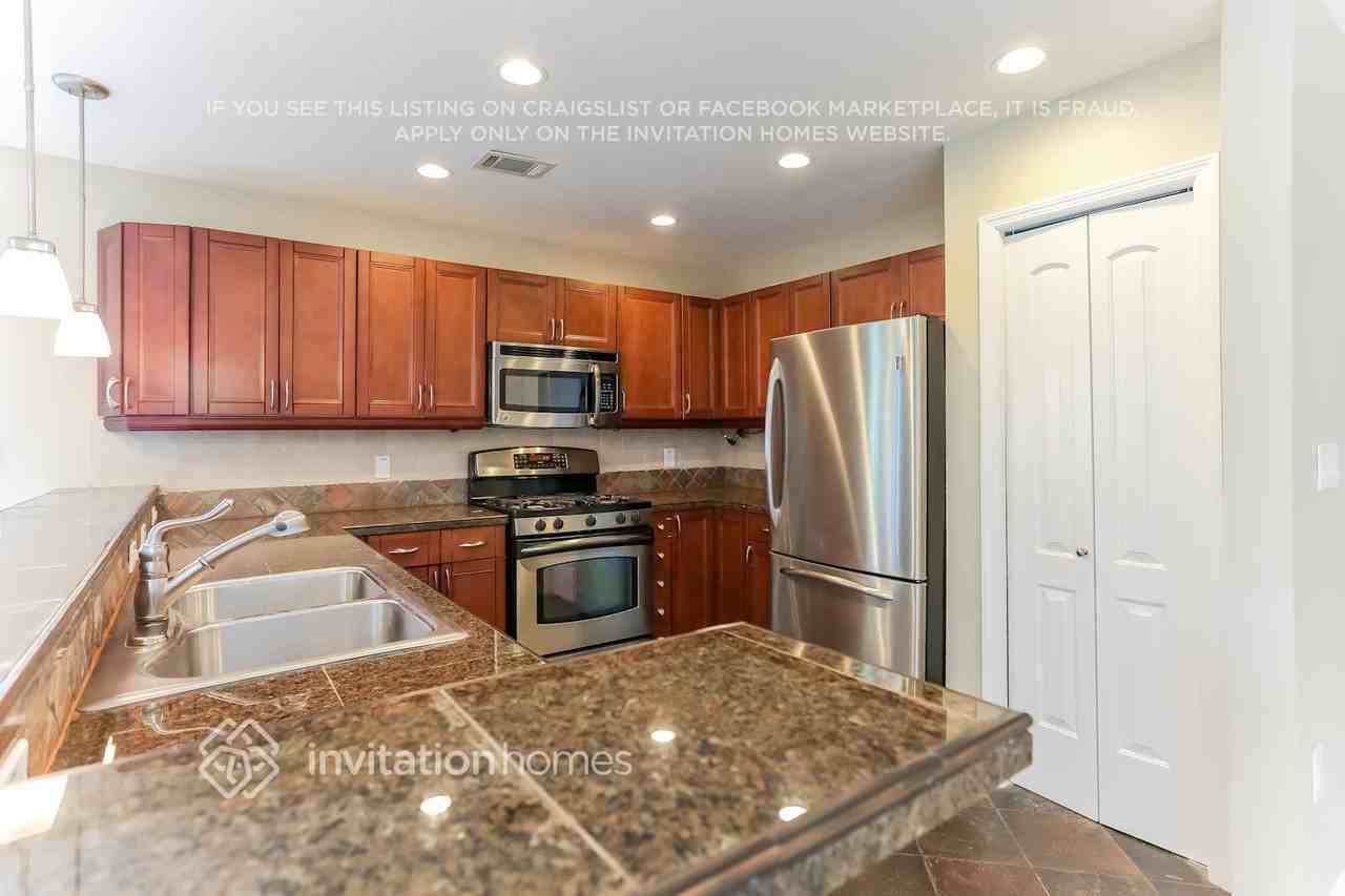 8410 Nw 24th Pl - Photo 6 of 19