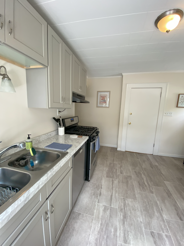 244 Woodruff Ave #246 - Photo 4 of 17