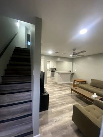 519 E Ridgecrest Blvd #C - Photo 5 of 12