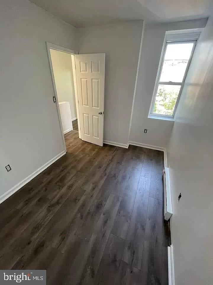 2410 N Chadwick St - Photo 2 of 11