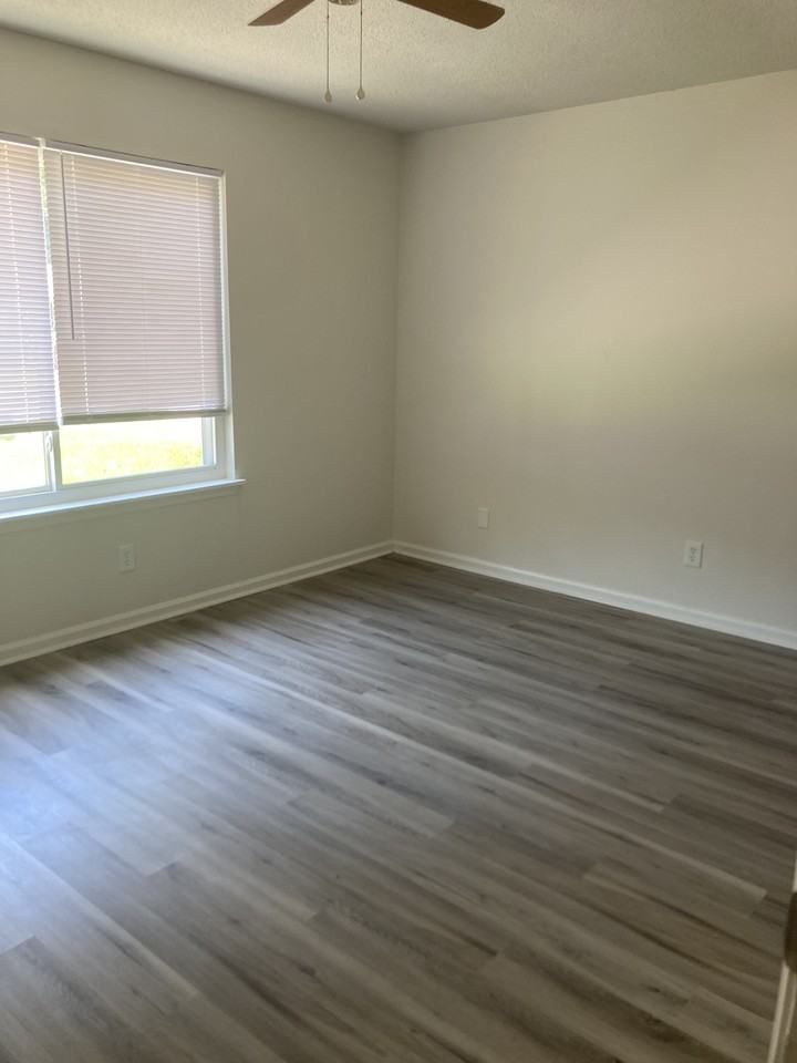 100 Drake Ct #A - Photo 6 of 17