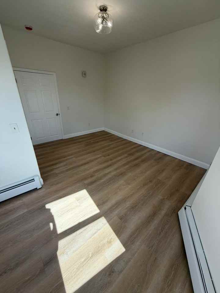 76 Beacon Ave #4 - Photo 5 of 8
