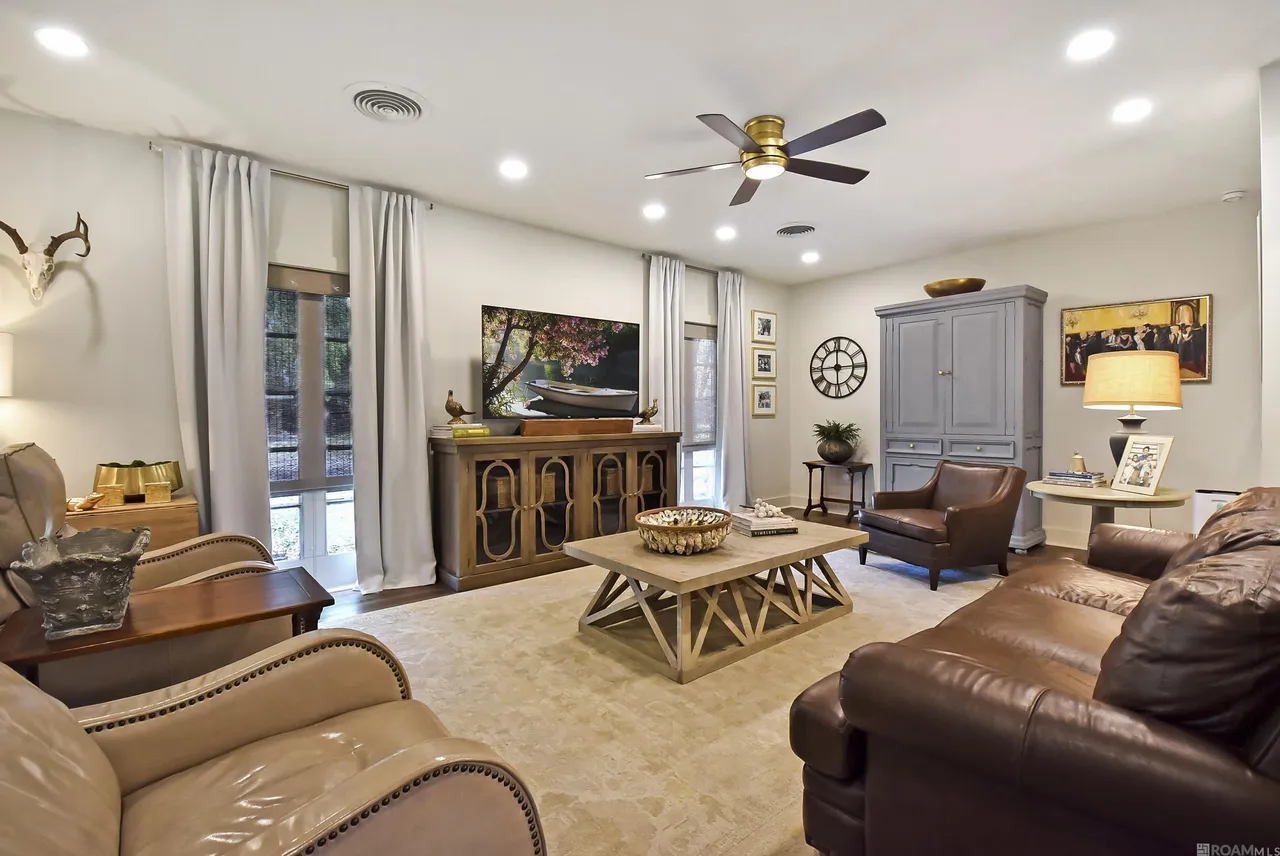 12030 Chester Dr - Photo 2 of 18