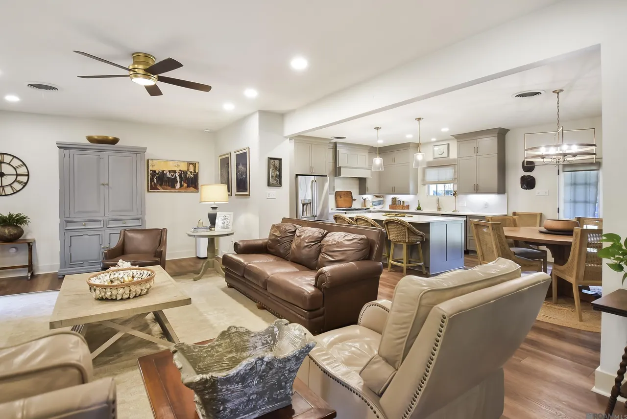 12030 Chester Dr - Photo 3 of 18