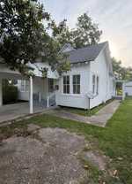 302 N Cunningham St - Photo 1 of 1