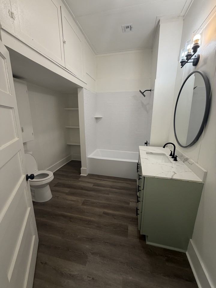 302 N Cunningham St - Photo 2 of 8