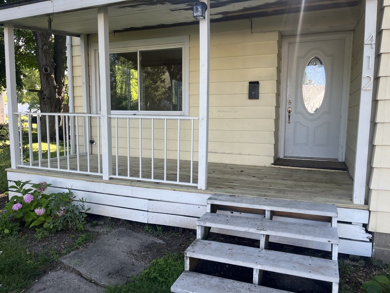 412 Sunset Blvd - Photo 2 of 19