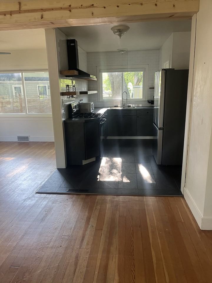 412 Sunset Blvd - Photo 5 of 19